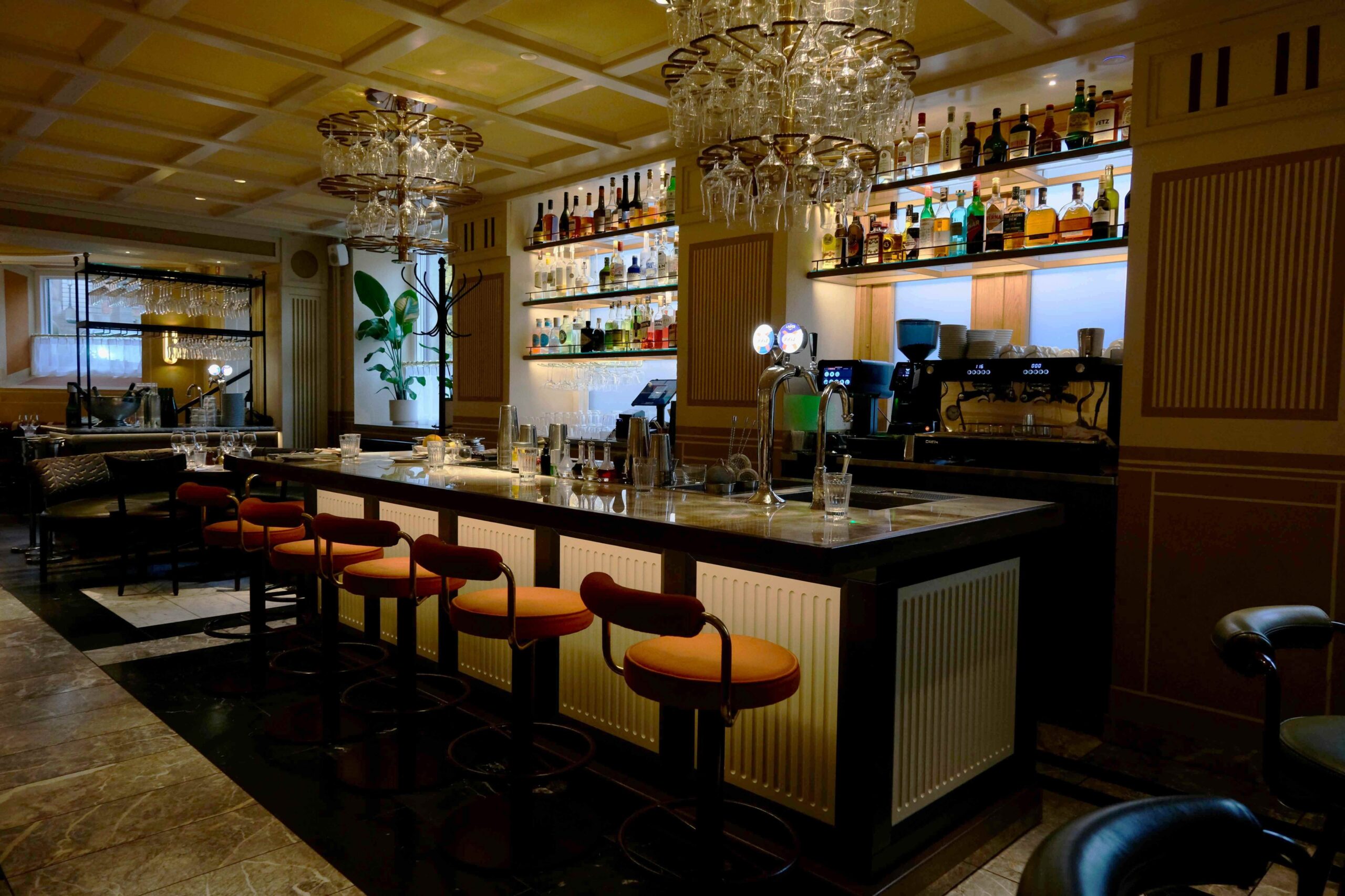 Specialanpassad barinredning i rostfritt