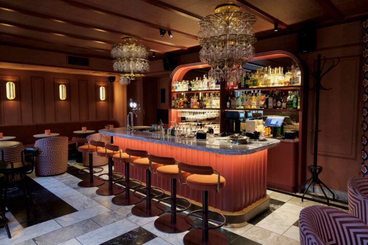 Brasserie Voyage inredning custom barinredning