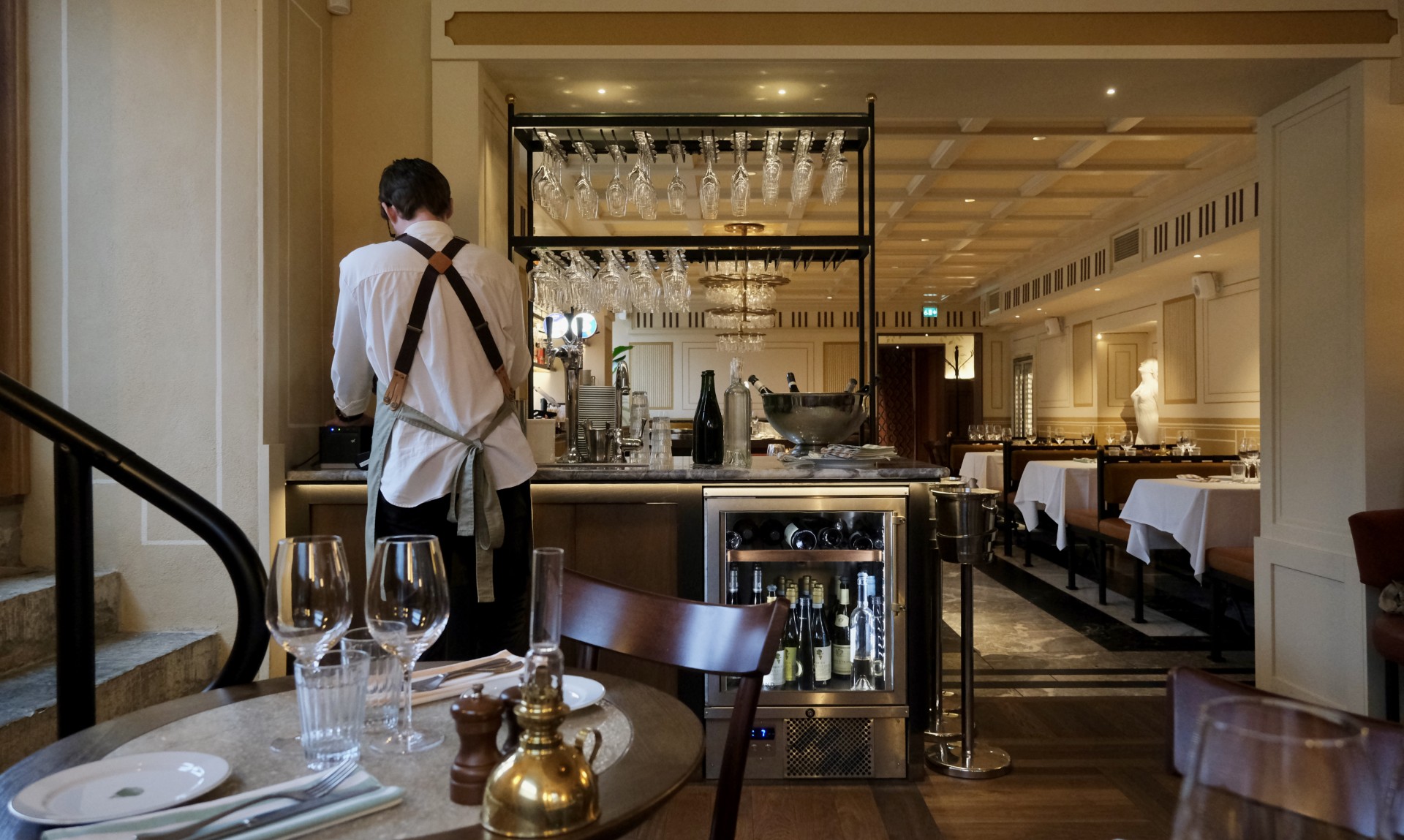 Vinkyl Haglund Industri underbänk arrangé