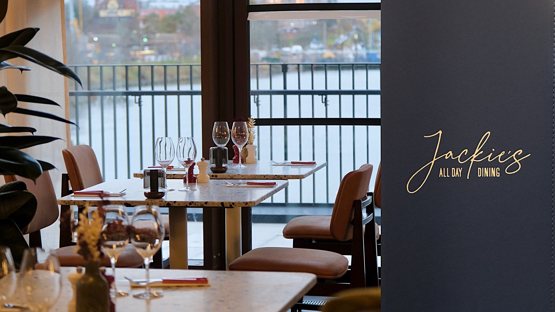 Jackie´s på The Dock Hotel