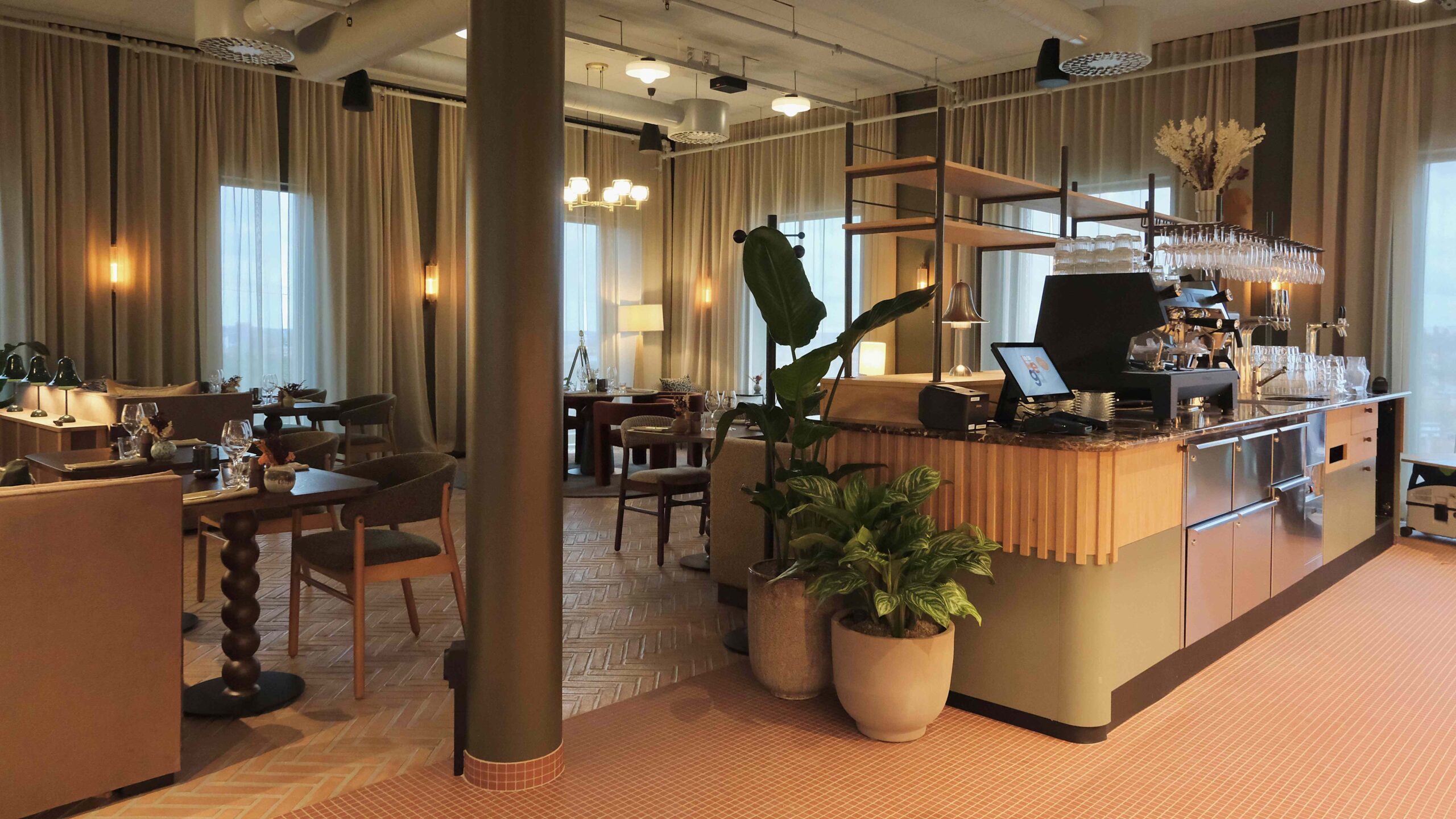 Matsalen på Birds Eye Skybar