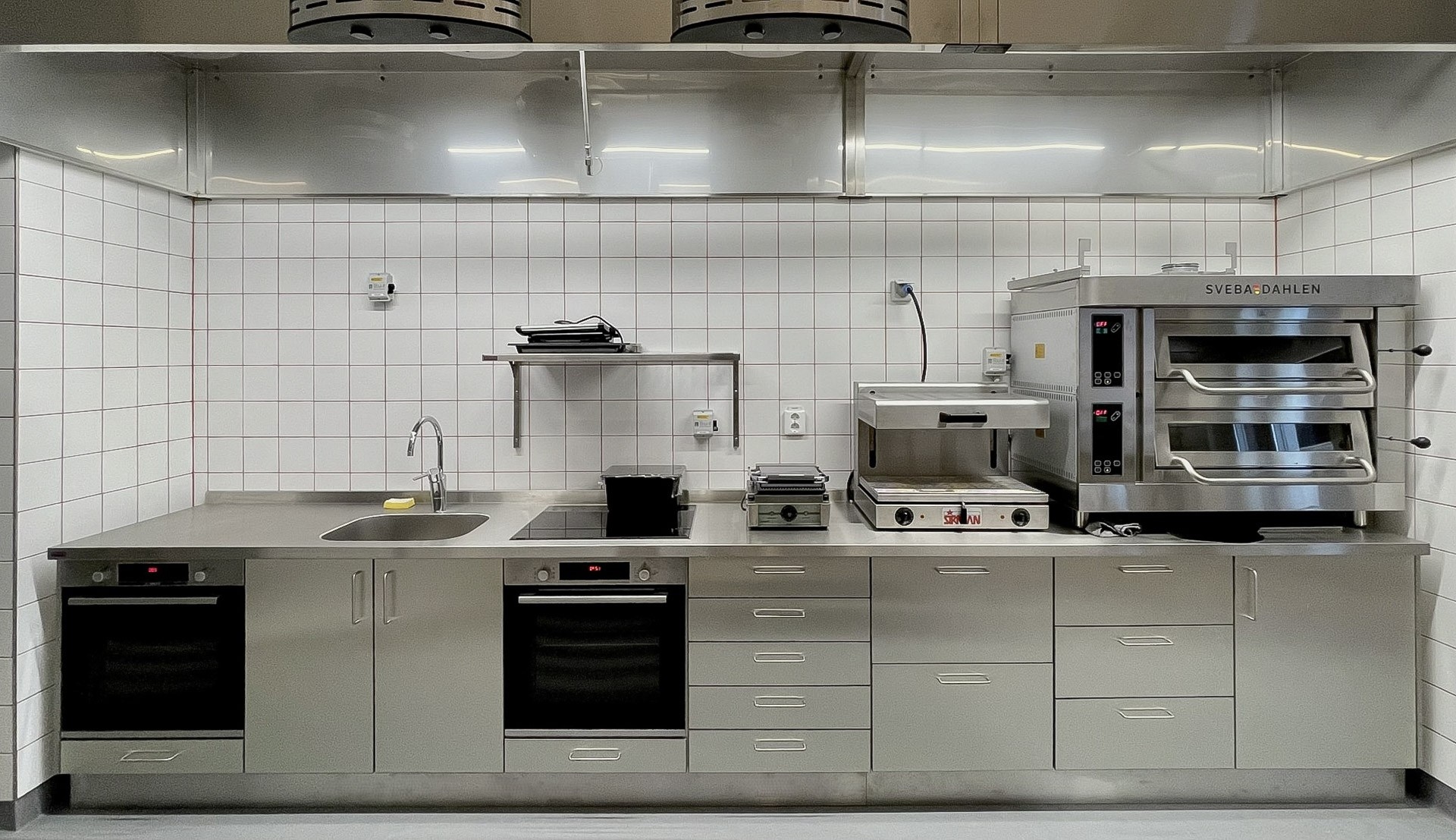 Rostfri köksinredning